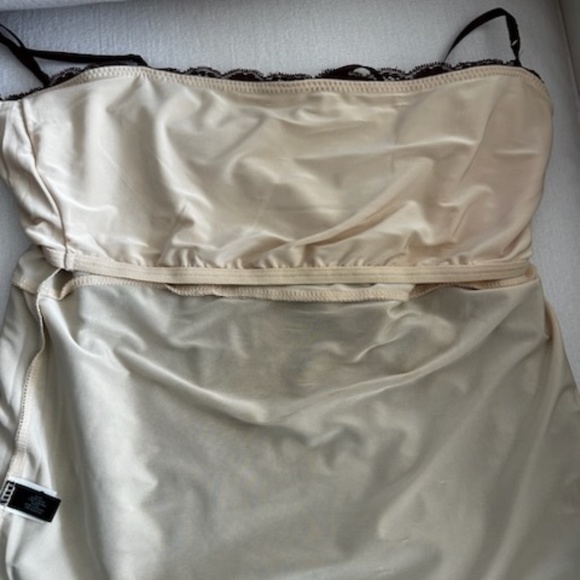 Burgundy lace camisole top - Picture 5 of 5